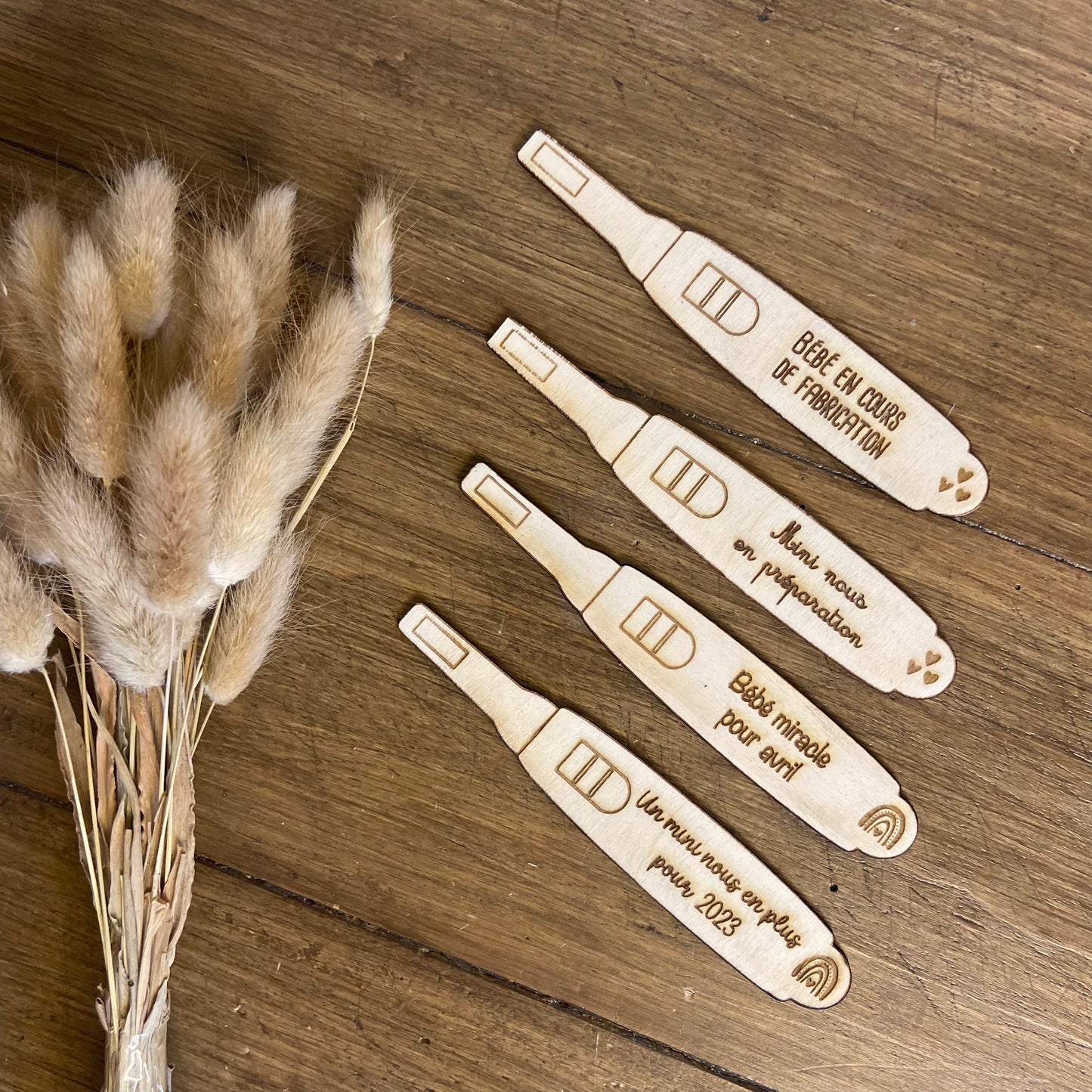 Test de grossesse en bois