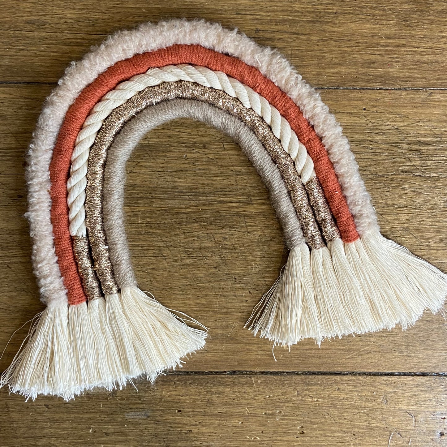 Arc-en-ciel macramé