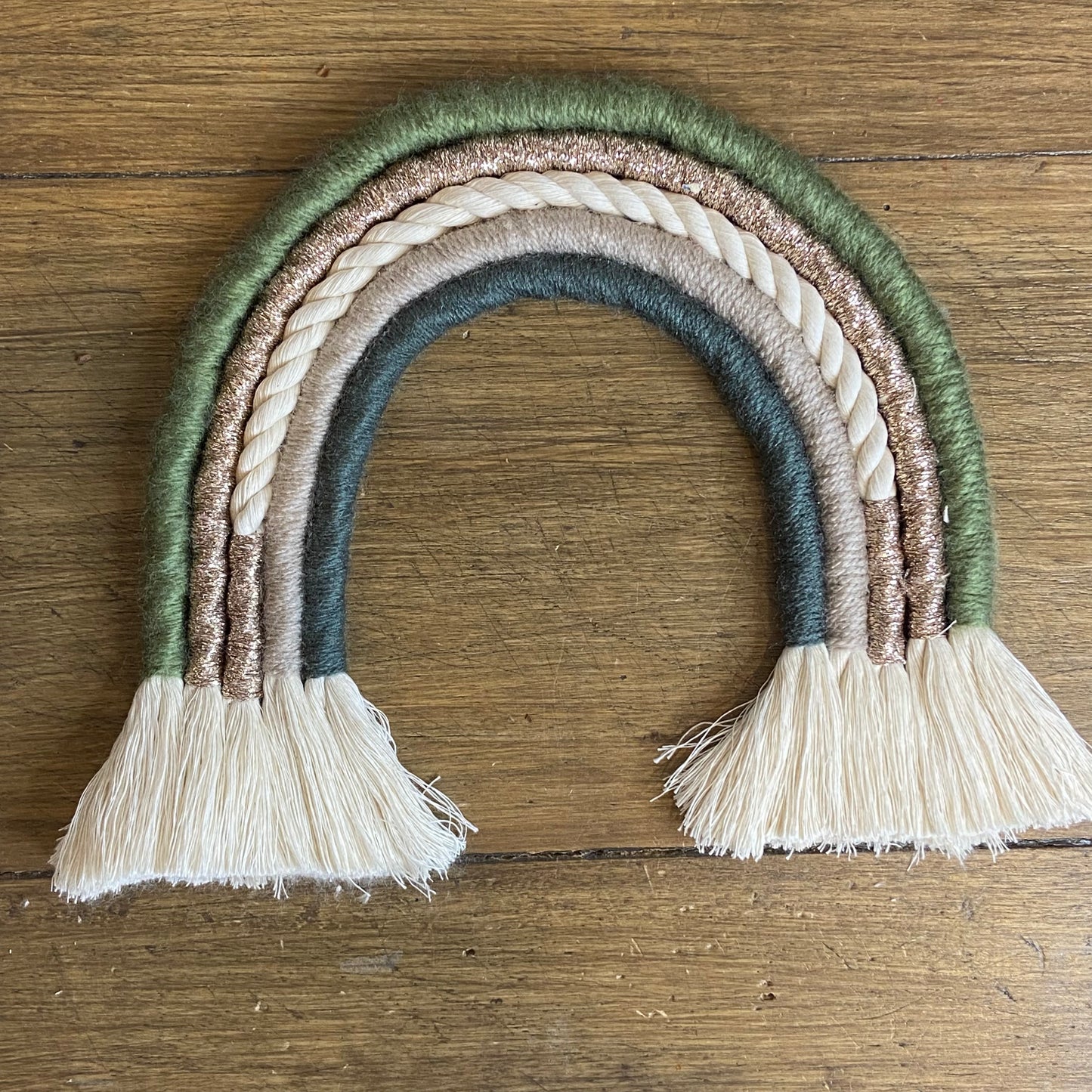 Arc-en-ciel macramé