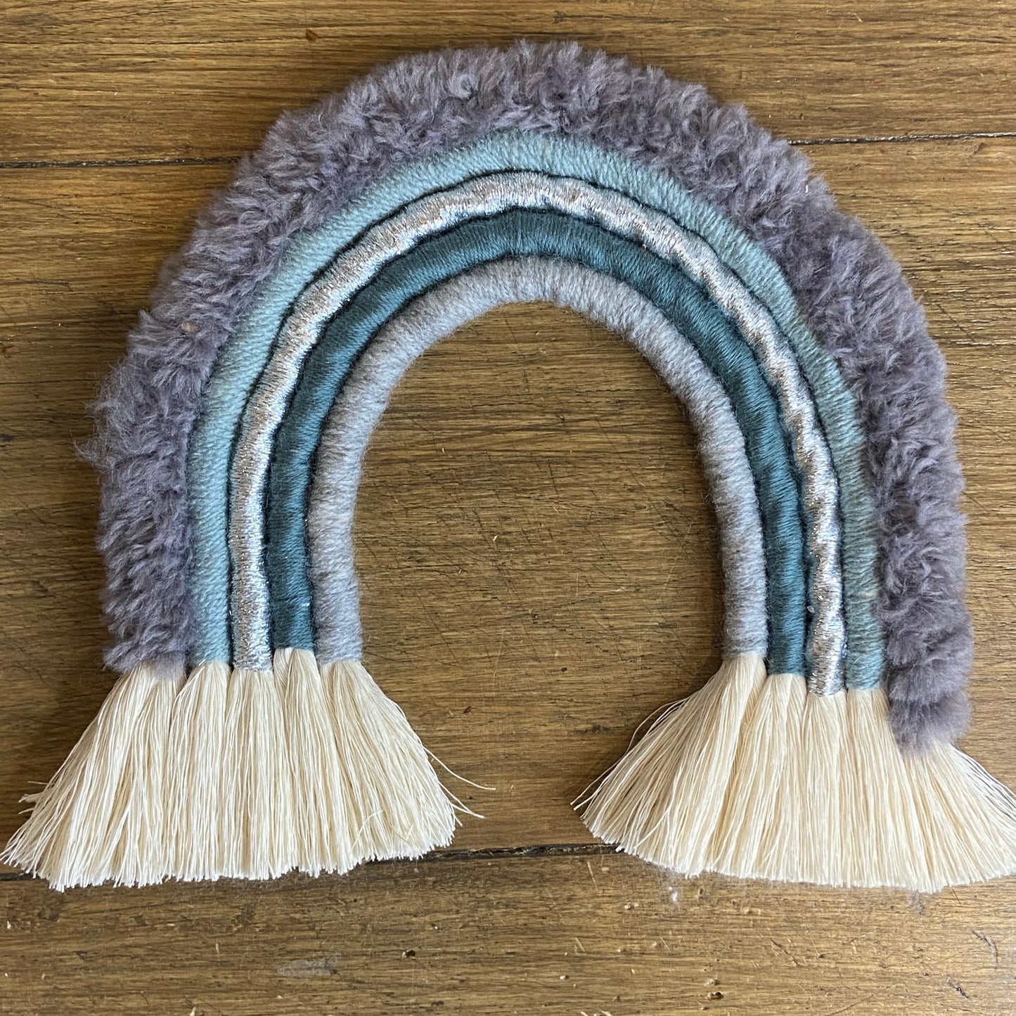 Arc-en-ciel macramé